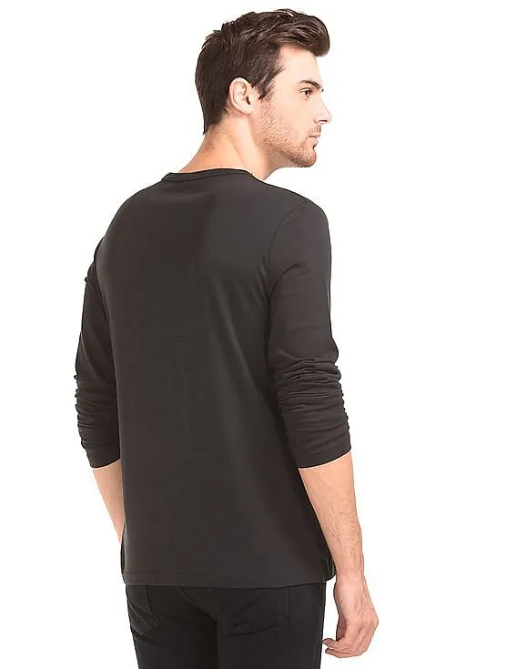 GAP Men Black Long Sleeve Ombre Logo Tee