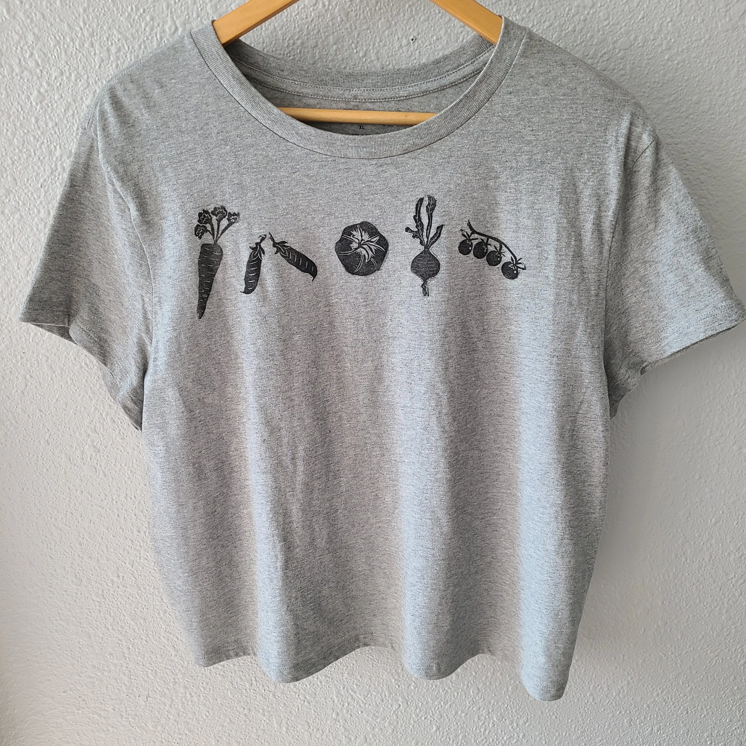 Heather Gray Cropped Tee with Vegetable Print