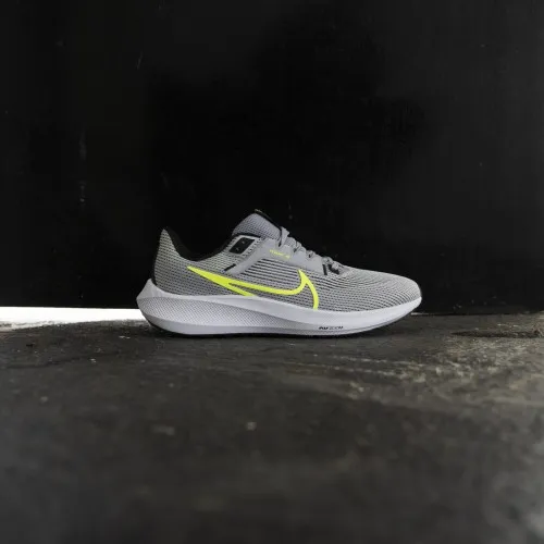 Nike Air Zoom Pegasus 40 Wolf Grey / Volt- Black White  A springy ride for any run, the Peg’s familiar, just-for-you feel return