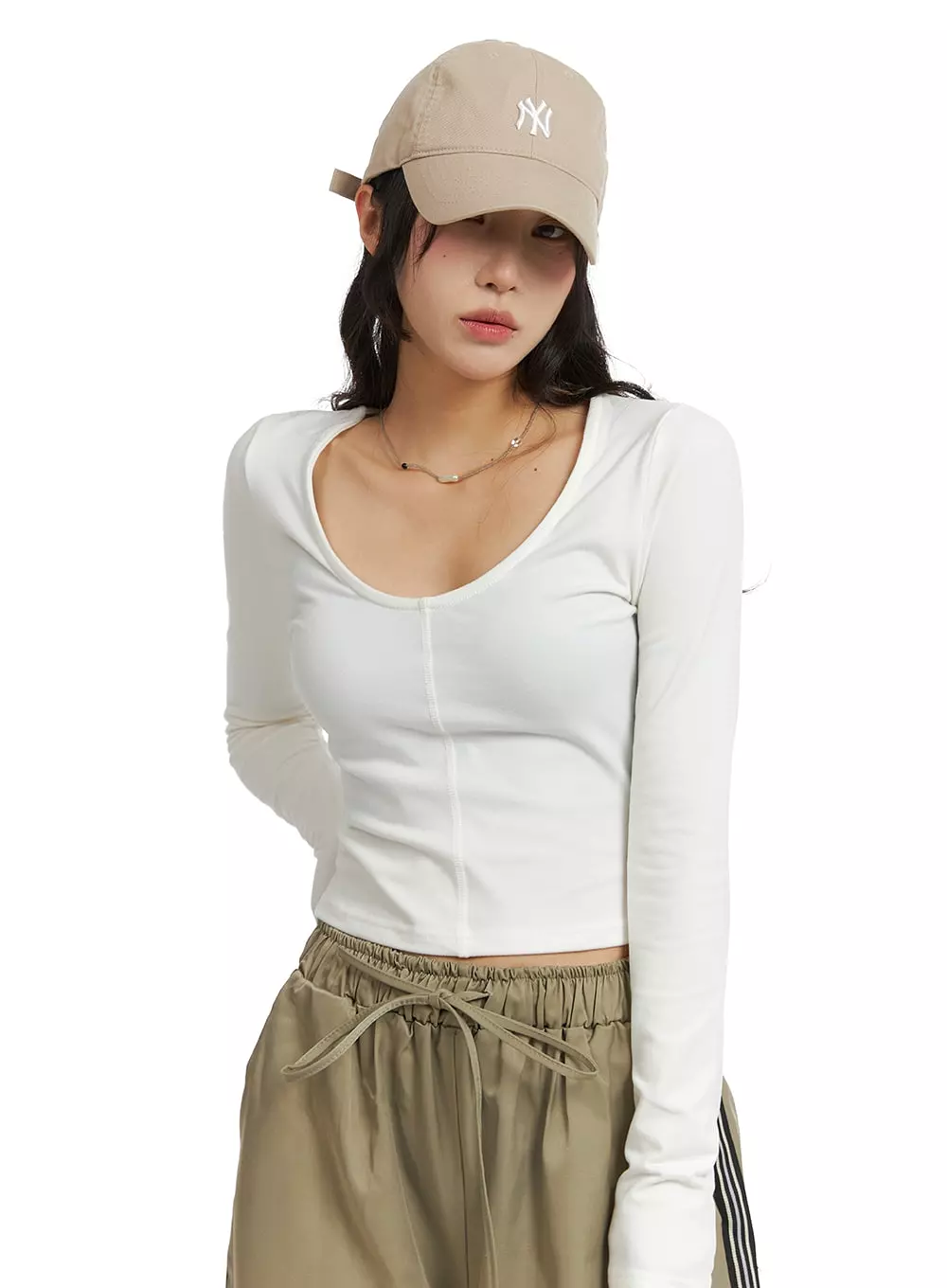 Slim Fit U-Neck Cropped Tee CJ418