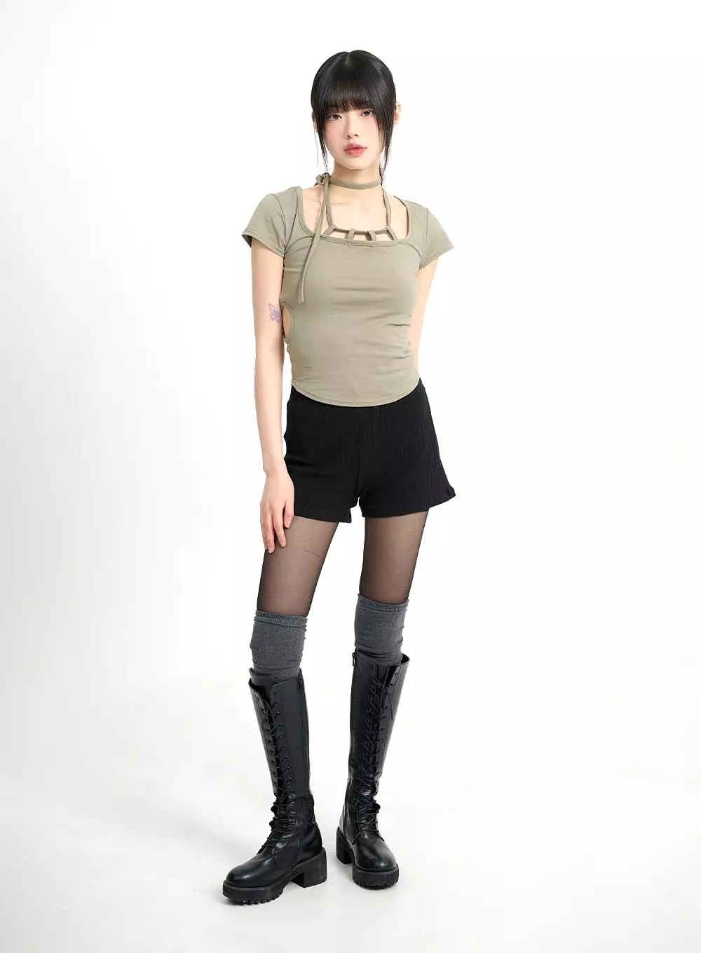 Strap Cut Out Cropped Tee CM415