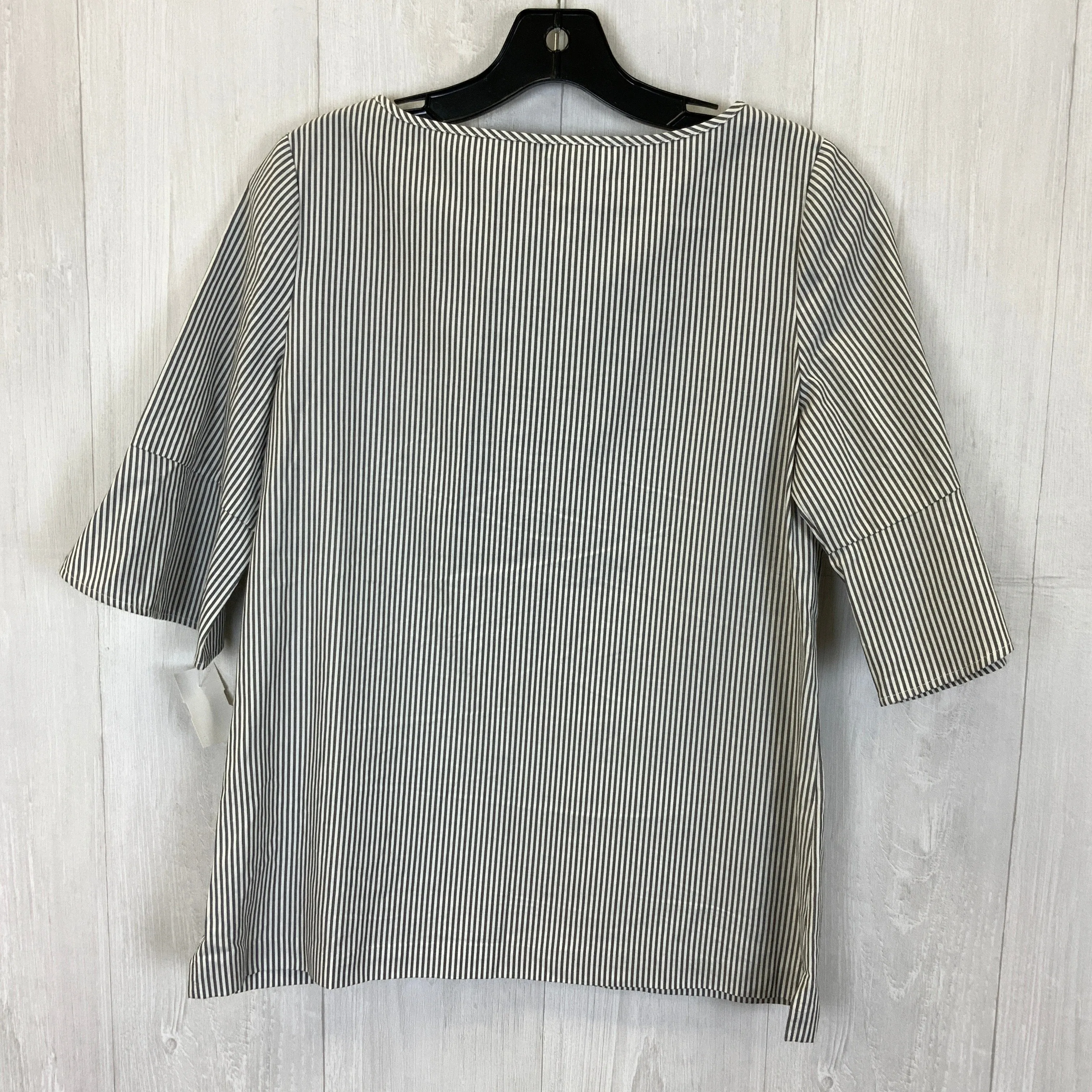 Top Short Sleeve By  Anna cate   Size: Xs