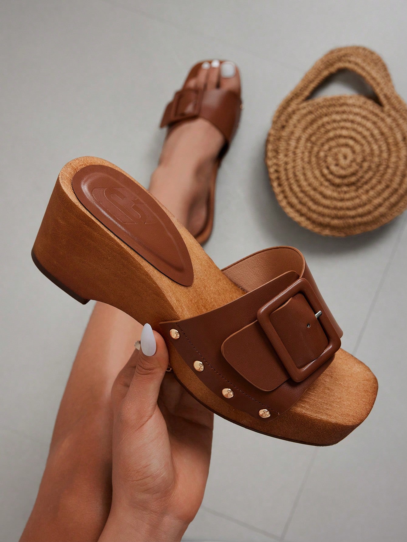 Woman Shoes Fashionable Wedge Heeled Thick Sole Sandals For Spring And Summer